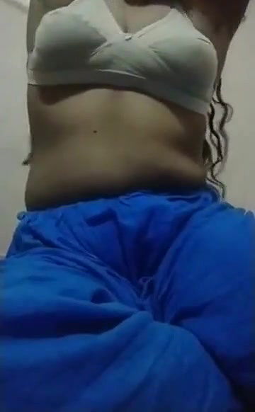 Desi Girl Showing Big Boobs and Pussy