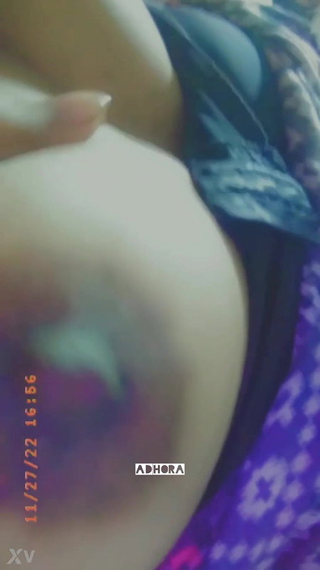 Sexy Indian girl Showing Boobs  and Pussy