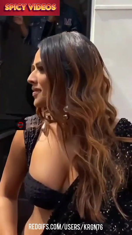NIA SHARMA DEEP CLEAVAGE SEXY FIGURE HOTNESS