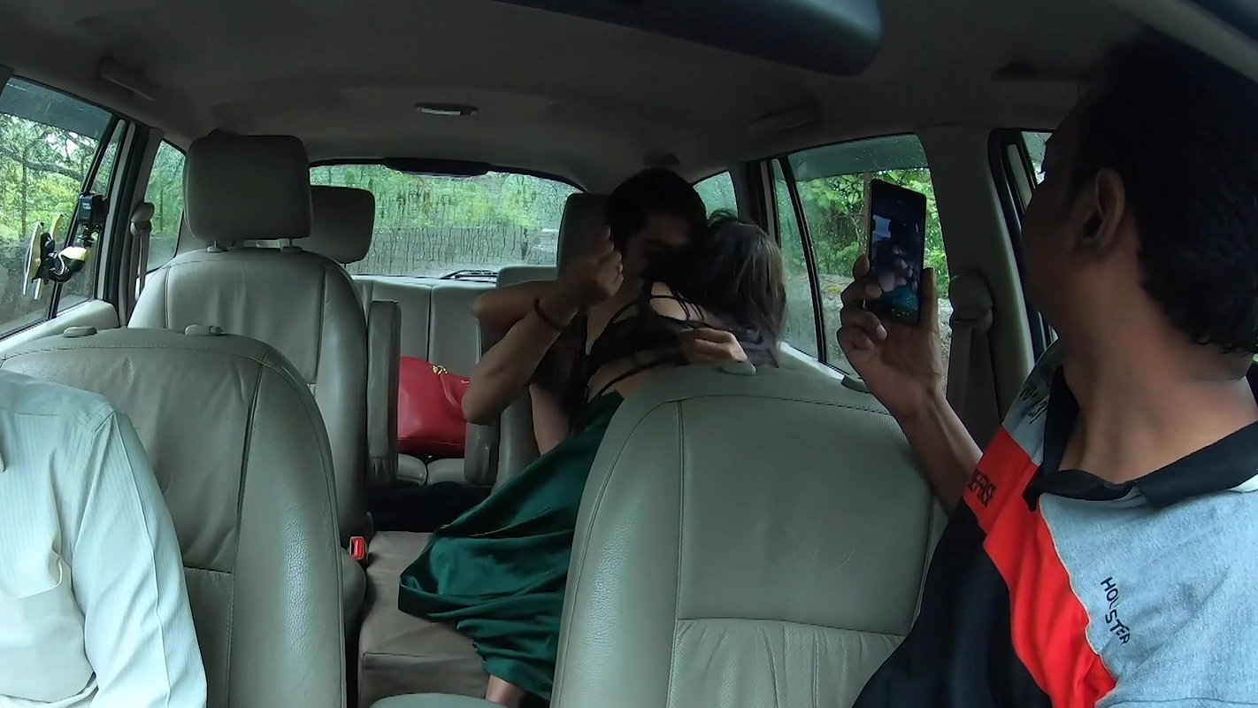 Love In a Taxi Hot scenes