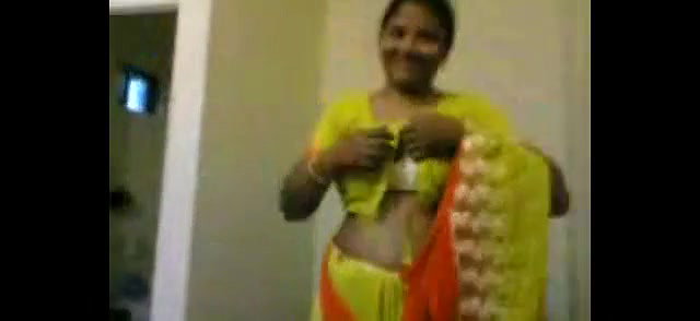 Village bhabi open her sare