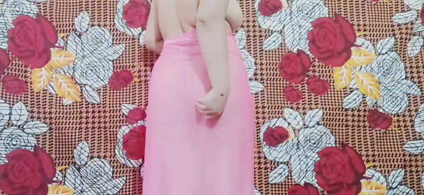 Beauty Queen, Nila YouTuber, Teasing & Showing Boobs through Pink Saree ~ PREMIUM Video