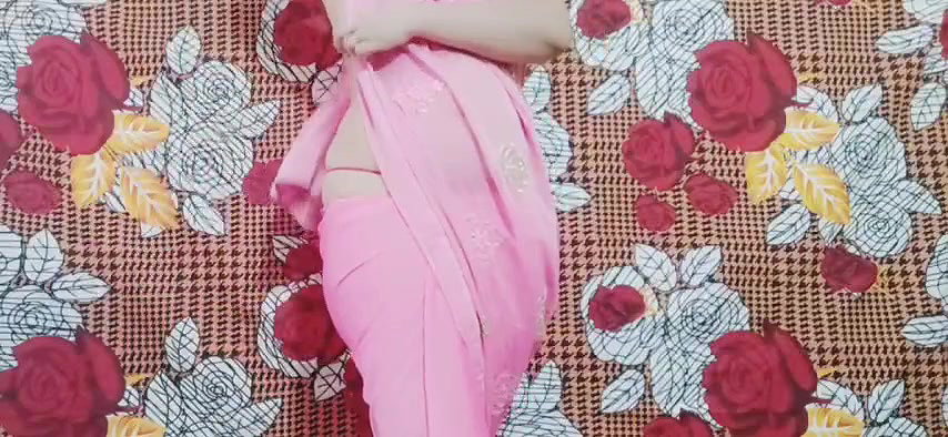 Beauty Queen, Nila YouTuber, Teasing & Showing Boobs through Pink Saree ~ PREMIUM Video