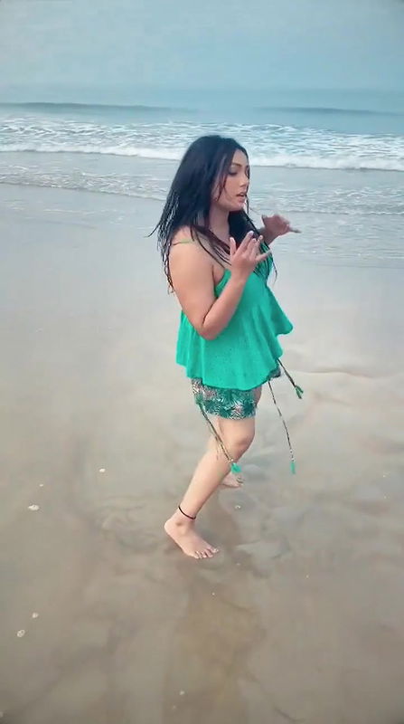 Reel of Geeta \ Vol 4 \ Quickie Dance Shoot