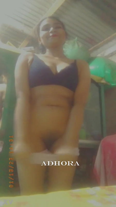 Sexy Desi girl Shows Her Ass and Pussy (Updates)