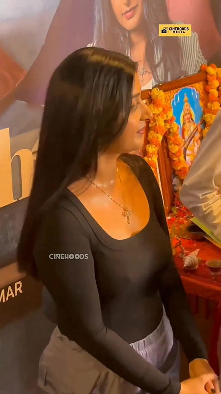 Meera Jasmine Nipple Pokie in Tight Black tshirt