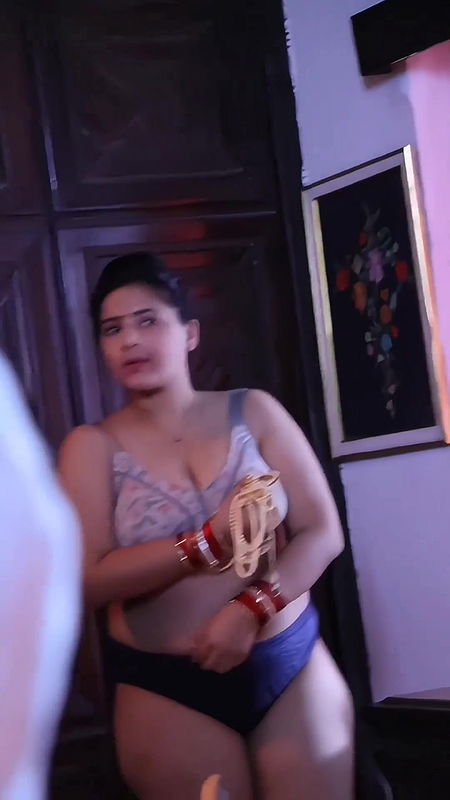 Chubby Desi lady in sexy bra nd panties