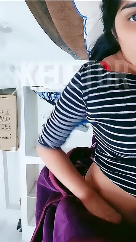 Shaluu Bhabi Teasing with Dirty Talks and Showing Nipples on Tango Live ~ with Face