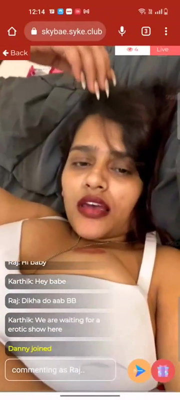 duskybae aka skybae, Famous Insta Model, Opening Bra to Tease on App Live