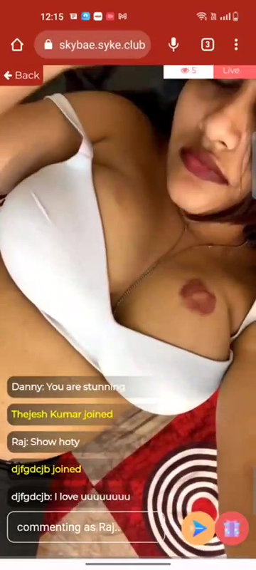 duskybae aka skybae, Famous Insta Model, Opening Bra to Tease on App Live