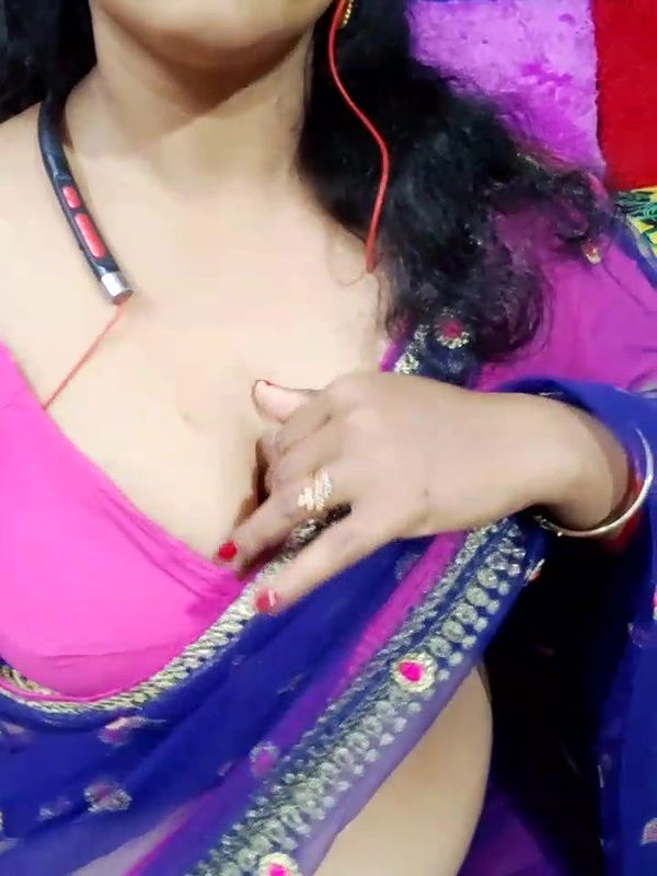 Anushka_21 Webcam Show