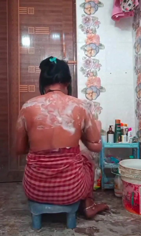 Desi Indian Randi Lesbian Fun In The Bathroom XVIDEOS