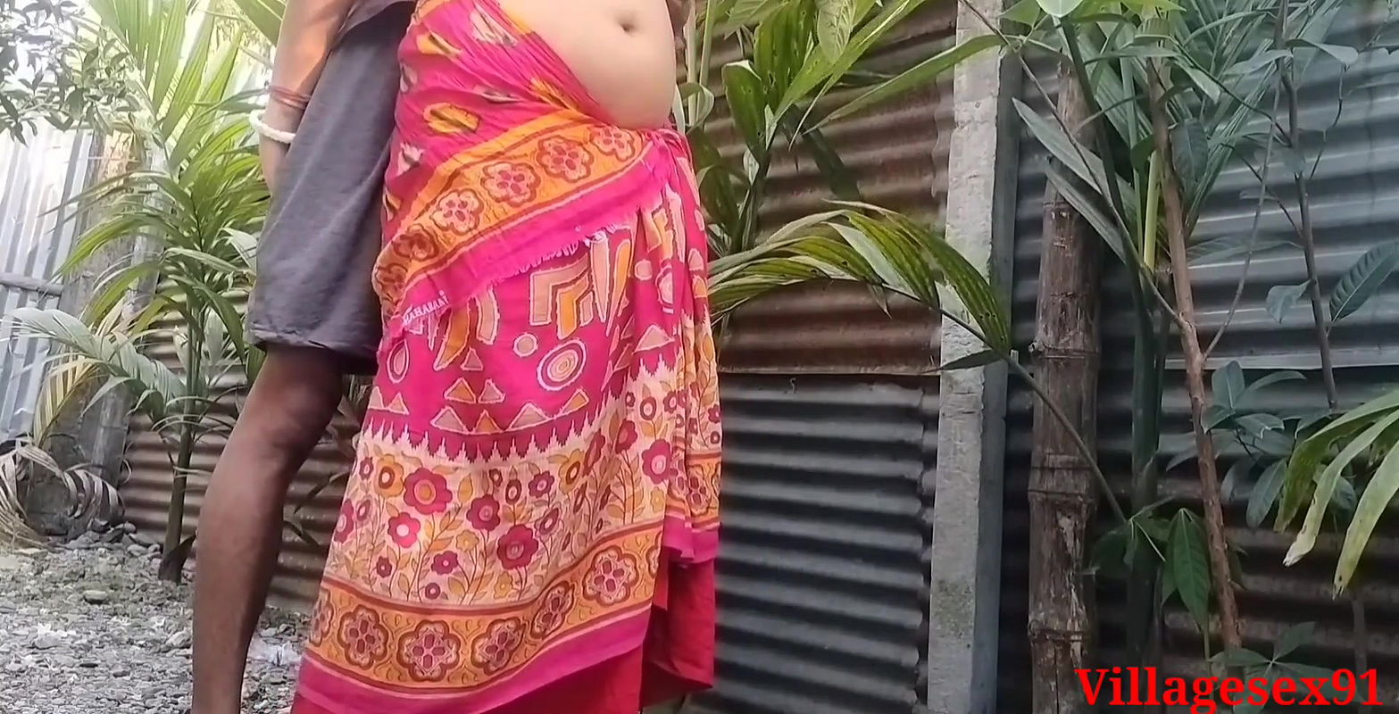 Bengali Desi Bhabhi Outdoor Chudai Devar Ke Saath red Saree main (Official Video By Villagesex91 )
