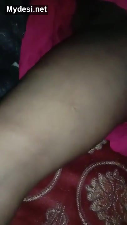 Desi village aunty show her sexy pussy