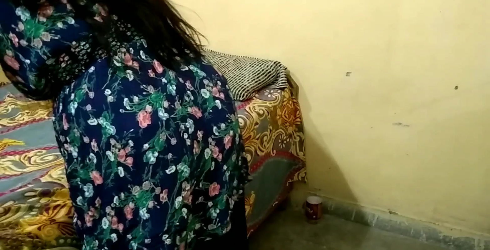 Desi Bhabi Ki Chudai – Indian Hardcore Sex With Doggy Style Clear Voice Hindi Audio.