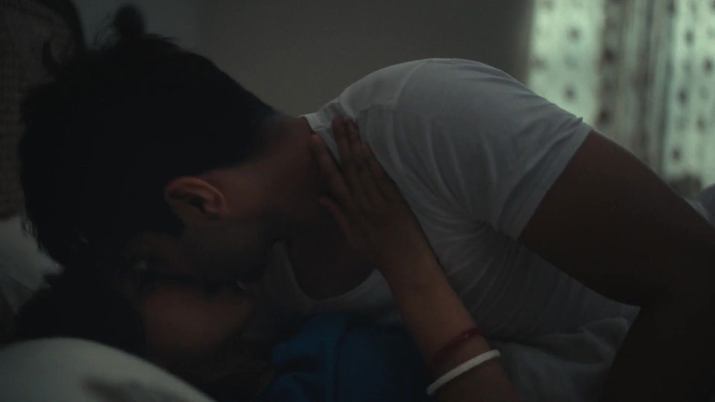 Shweta Basu Intimate Liplock Romance Scene – Jubilee