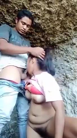 Assam lover force his gf to blowjob hard outdoor