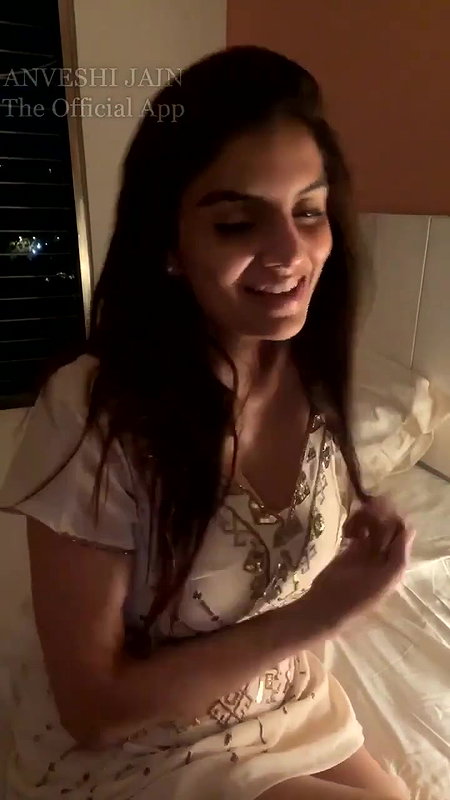 Anveshi Jain Live