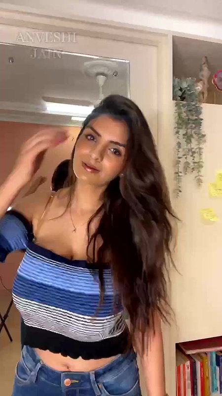 Anveshi Jain Live