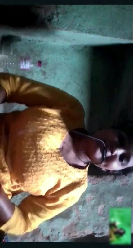 Desi Girl Shows Her Boobs On vC