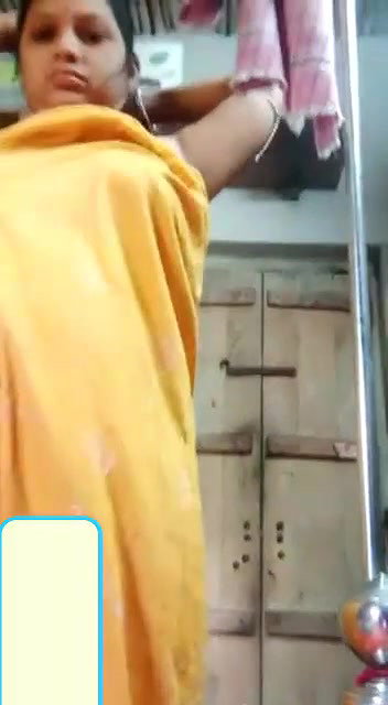Bengali boudi nude video call after bath