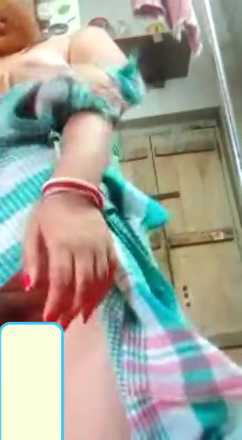 Bengali boudi nude video call after bath