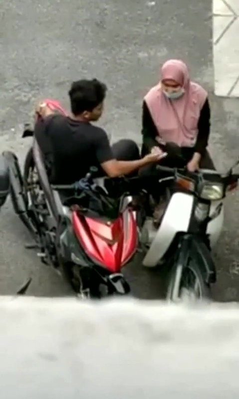 indu couple fun outdoor