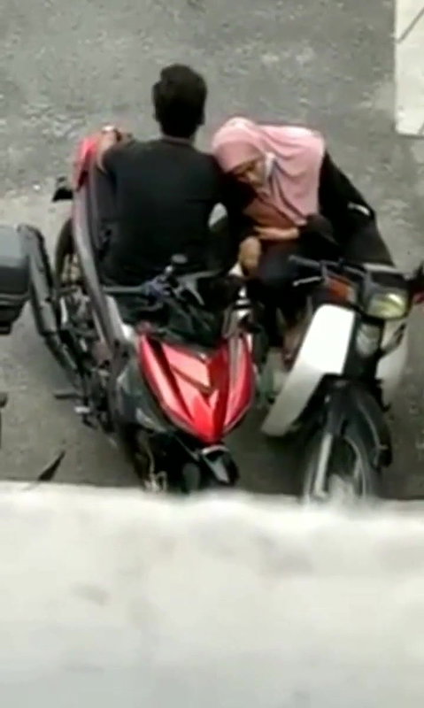 indu couple fun outdoor