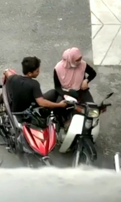 indu couple fun outdoor