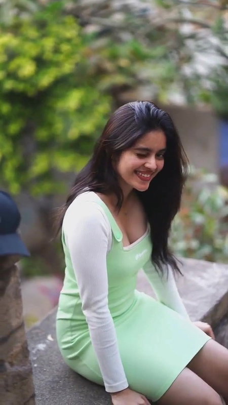 Kushitha Kallapu milky boobs popout deep cleavage show