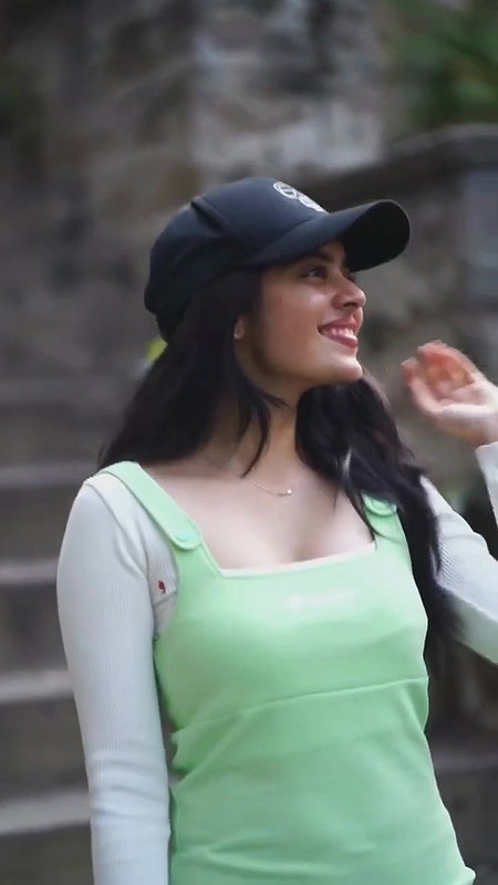 Kushitha Kallapu milky boobs popout deep cleavage show