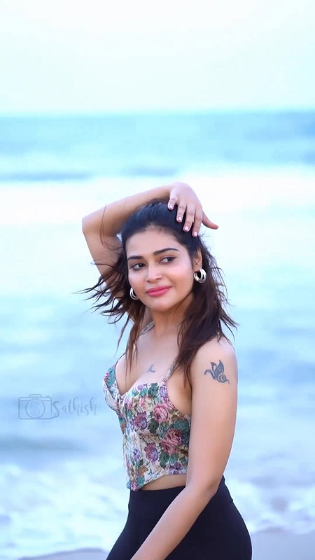 Dharsha Gupta huge sexy melons cleavage boobs show