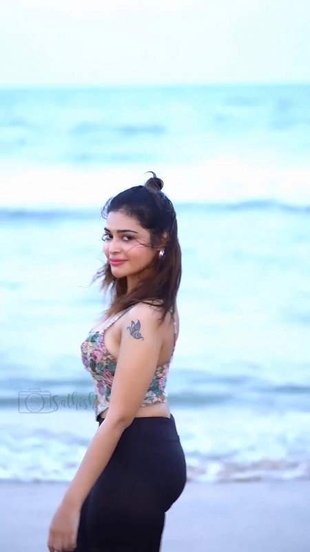 Dharsha Gupta huge sexy melons cleavage boobs show