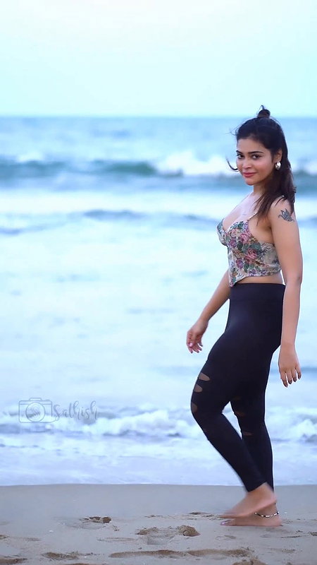 Dharsha Gupta huge sexy melons cleavage boobs show