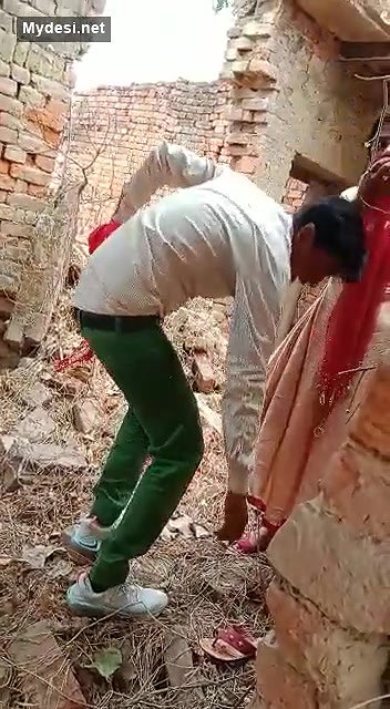 Desi lover outdoor caught on fucking time