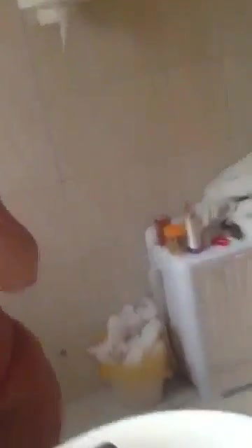 Curvy Paki Wife Nude Selfie