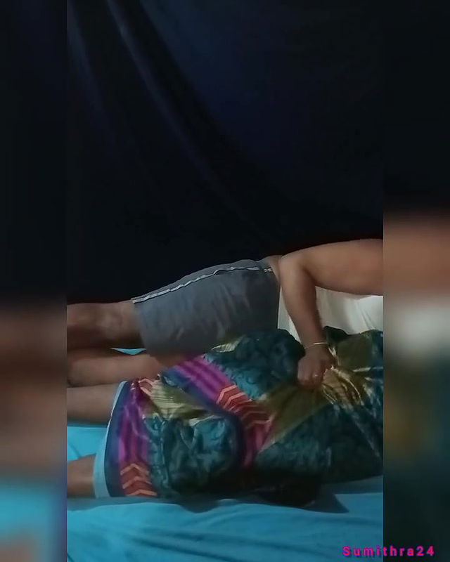 Tamilnadu aunty lifting her saree and press her brother in law head to taste