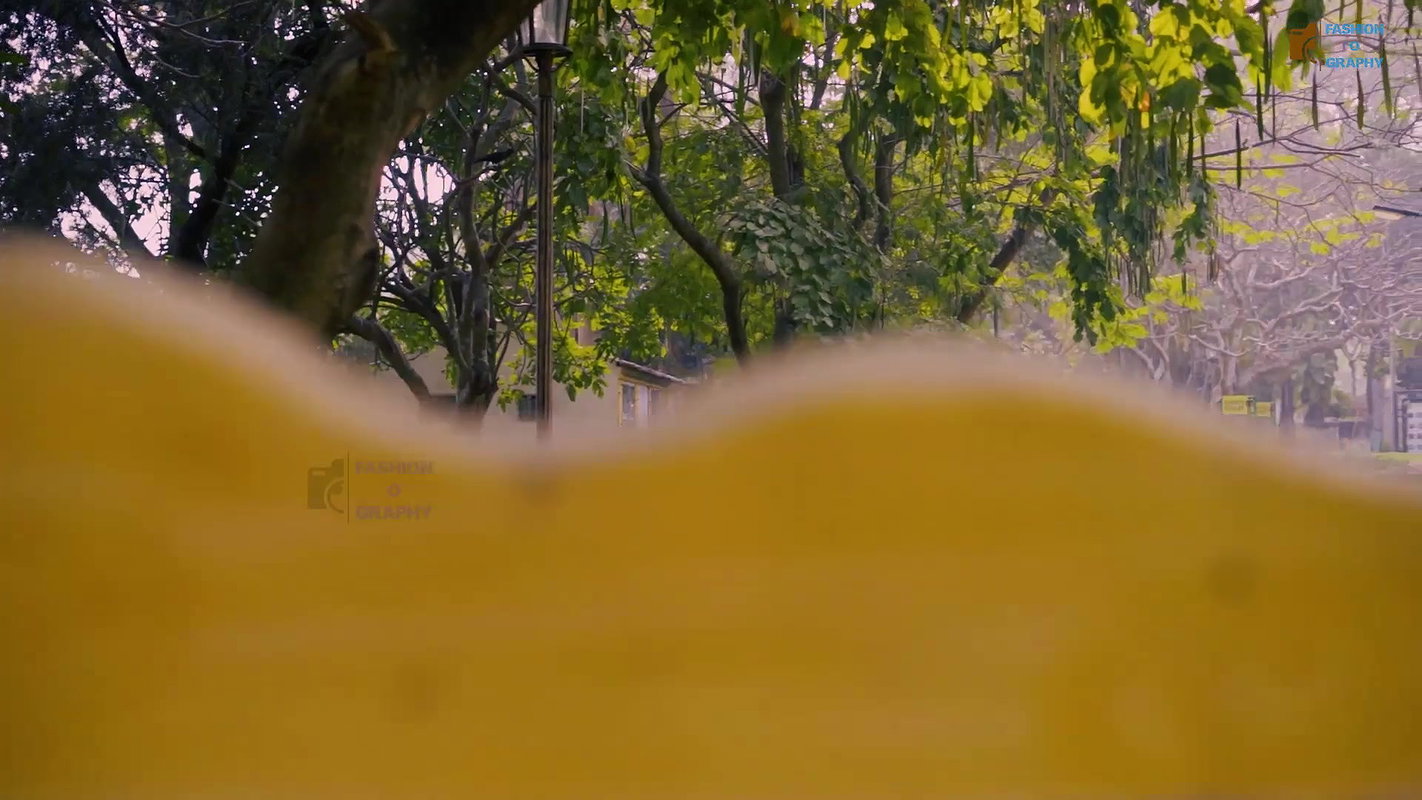 Horny Booby Suvrani Kundu Huge Cleavage Show Seducing Act