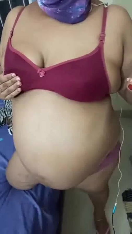 Suhasni Pregnant Aunty Tango Nude Show