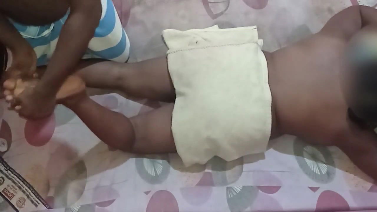 Wow amzing oil massage with cousin sister during weekend