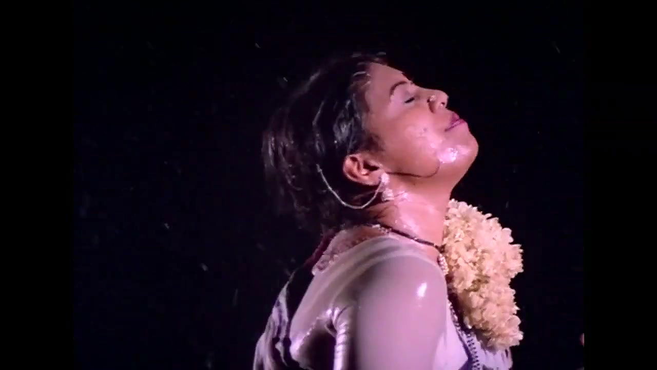 Sexy Madhuri Wet Navel Saree Rain Song