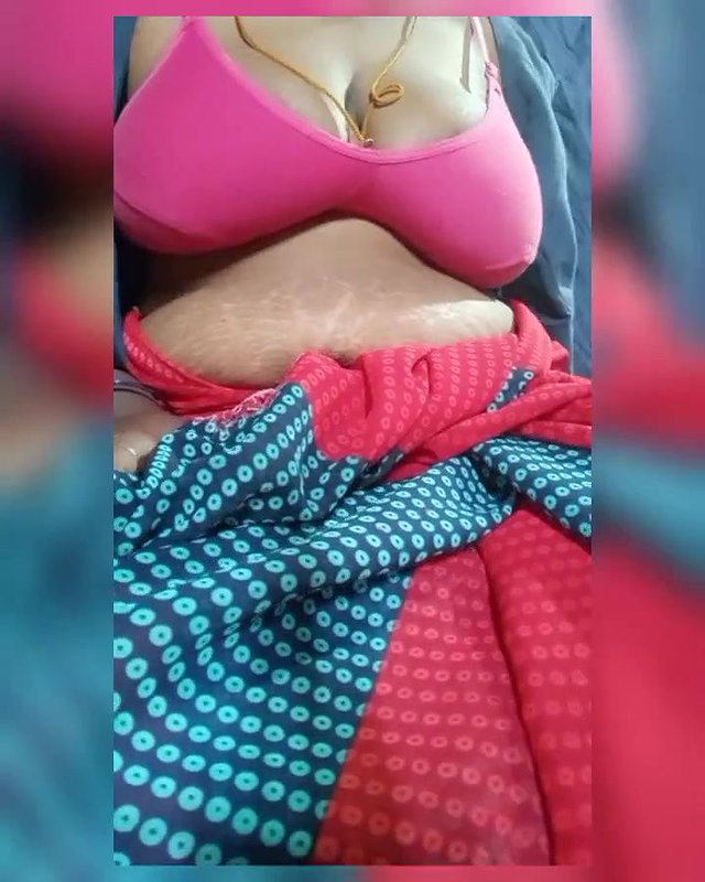 Sofia nair busty aunty expose her untouched melons