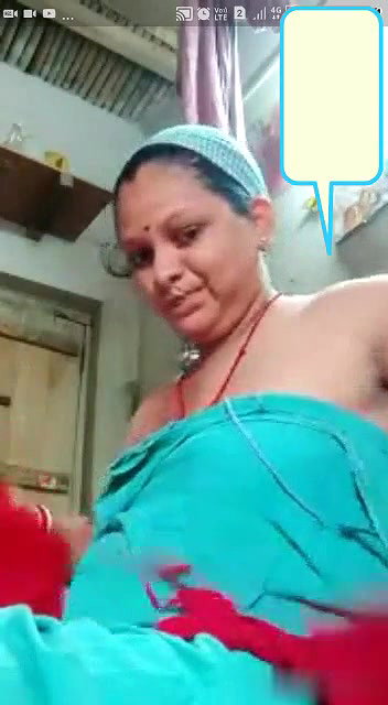 Bhabi showing big boobs in video call