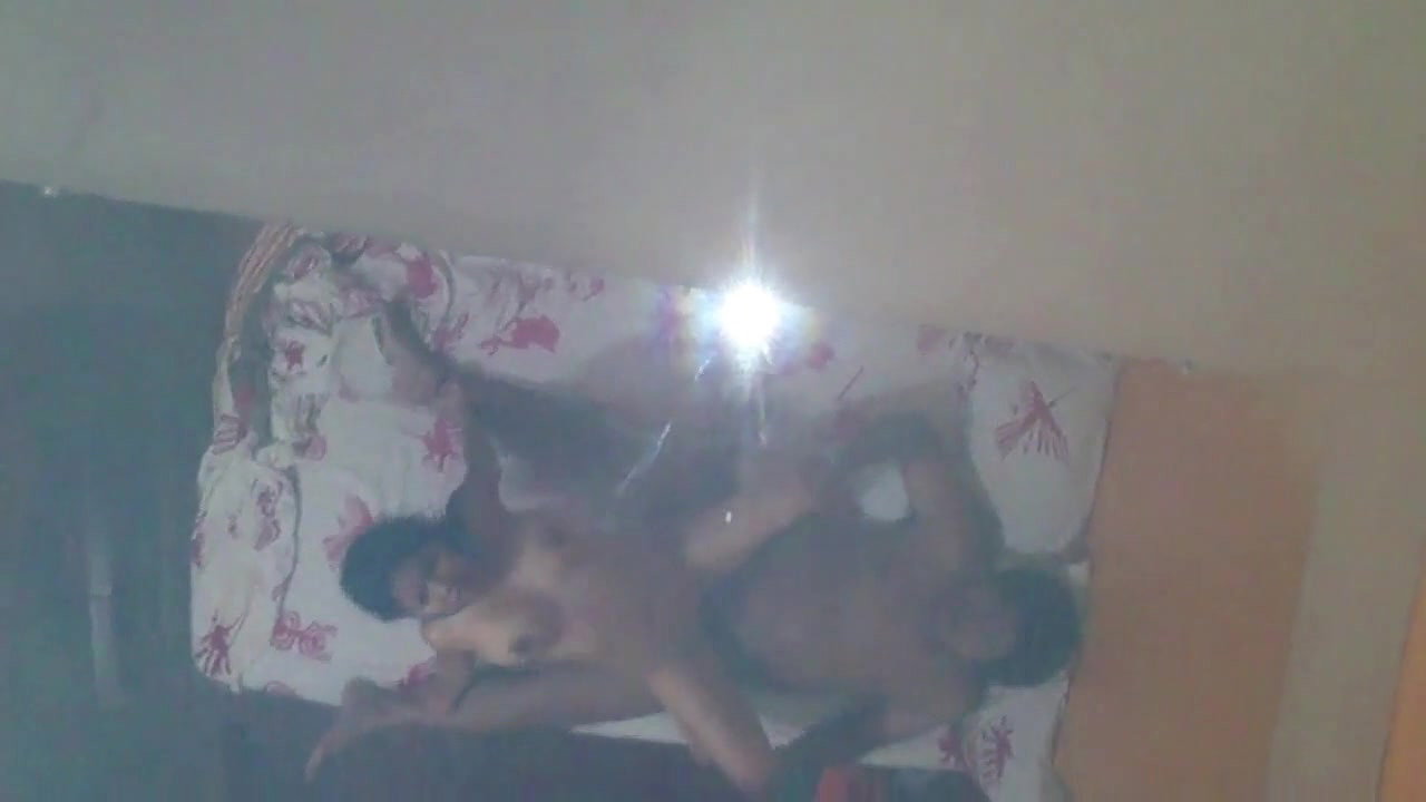 Supersexy BENGALI couple makes a superhot SEXTAPE-part 1