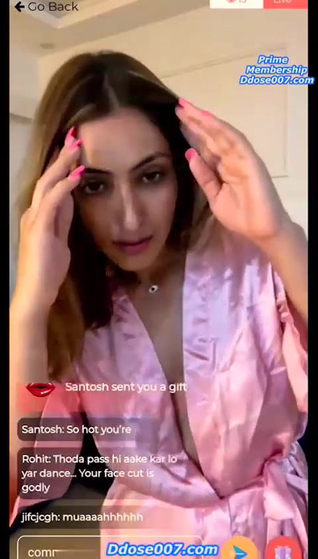 Shivangi Verma Showing Deep Cleavage to Tease on App Live