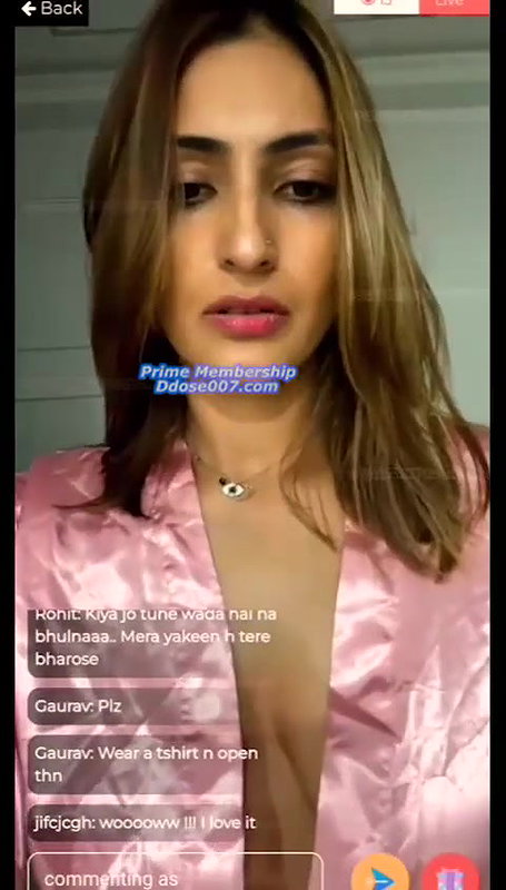 Shivangi Verma Showing Deep Cleavage to Tease on App Live