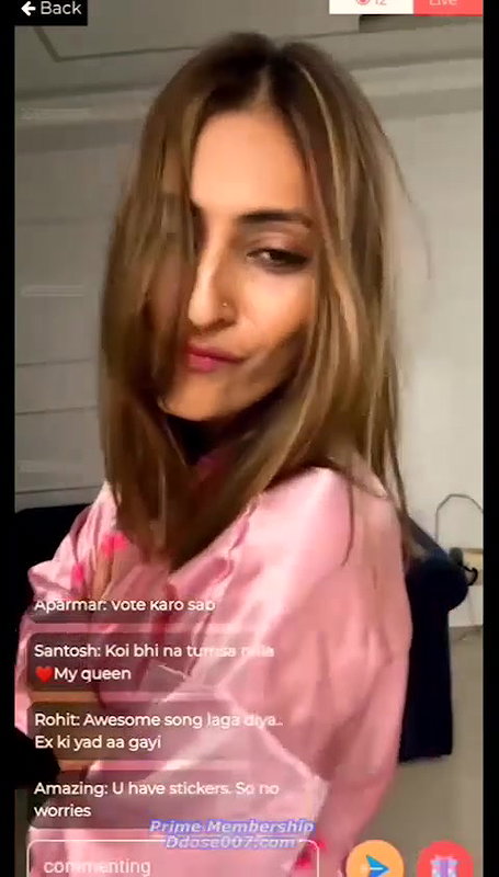 Shivangi Verma Showing Deep Cleavage to Tease on App Live