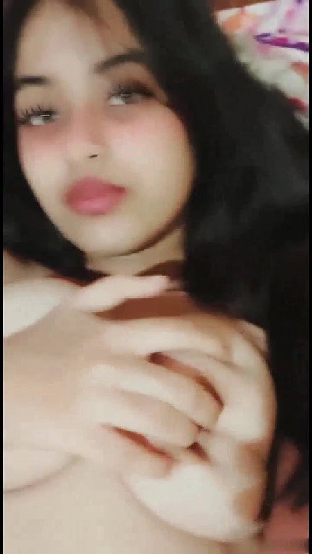 Snapchat girl showing nude boobs and pressing