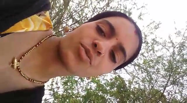 Village Bhabhi Outdoor Teasing