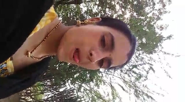 Village Bhabhi Outdoor Teasing